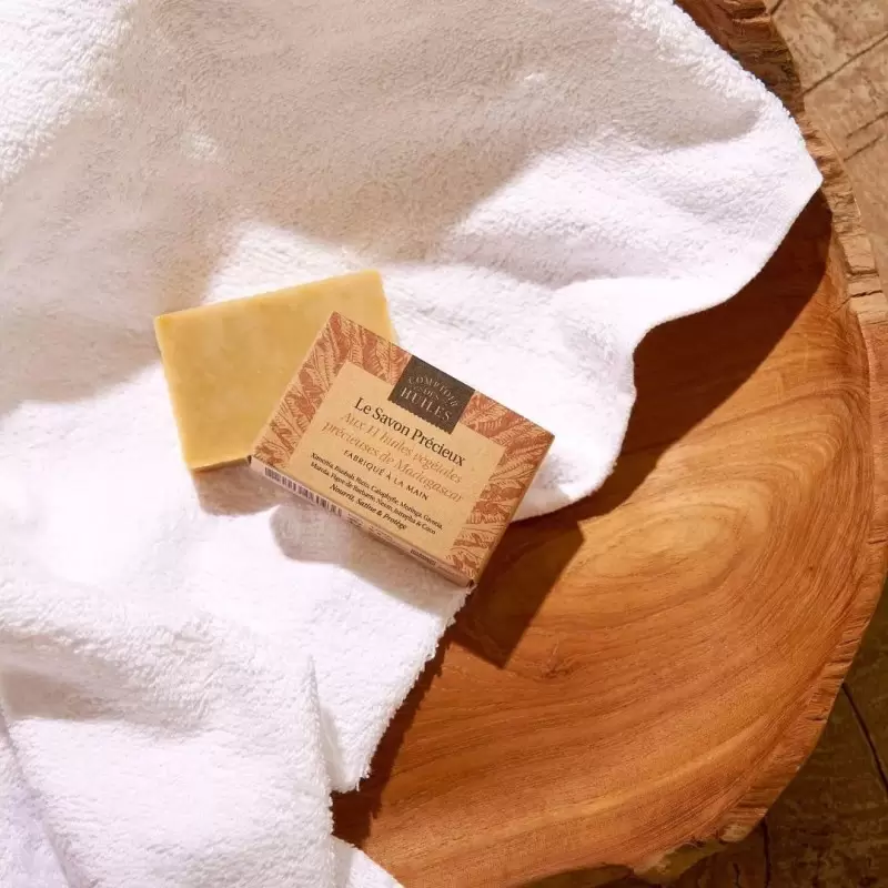 Savon BIO aux 11 huiles végétales précieuses - Comptoir des Huiles
