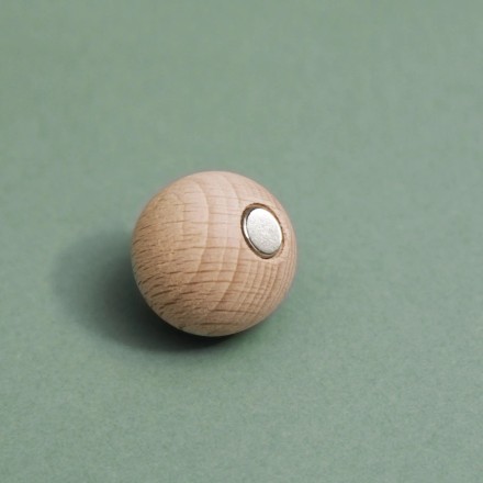 Boule magnétique en bois du Jura - Tout Simplement