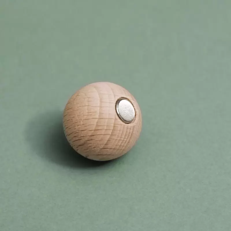Boule magnétique en bois du Jura - Tout Simplement